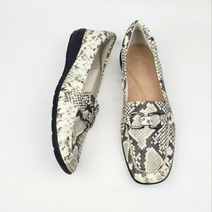 SALE 🧡 Easy spirit seavienta snake print leather flat loafers